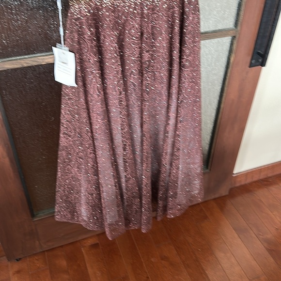 MAC DUGGAL
Brown Embellished Cap Sleeve A Line Dress size 10. NWT - Picture 11 of 13